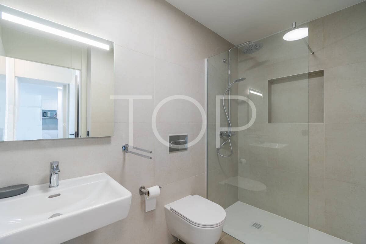 2 soverom Leilighet til salgs i Fanabe med svømmebasseng garasje - € 650 000 (Ref: 9193398)