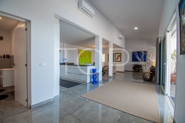 3 chambre Villa/Maison à vendre à Guía de Isora avec piscine garage - 1 320 000 € (Ref: 9251686)