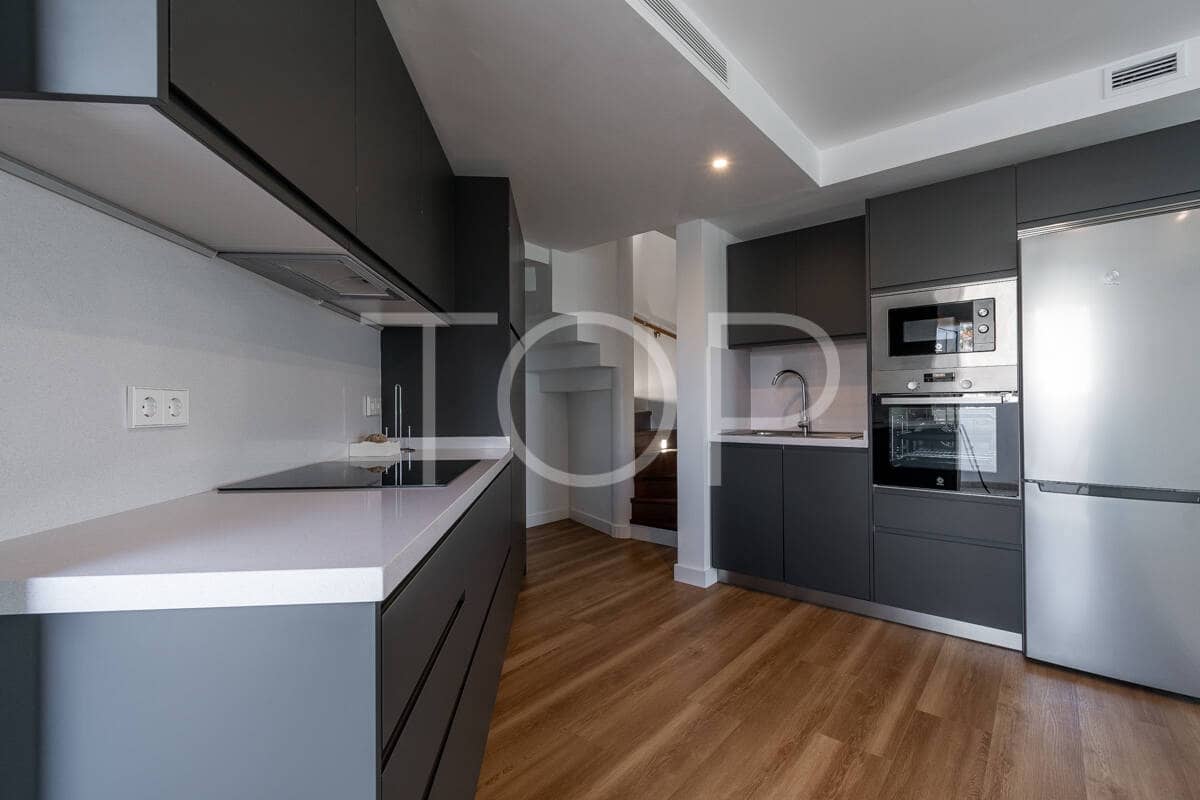 1 soverom Penthouse til salgs i Los Cristianos - € 438 711 (Ref: 9263899)