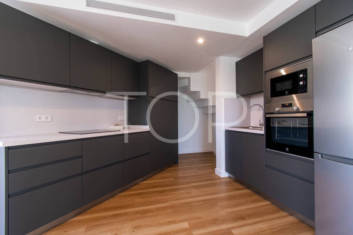 1 soverom Penthouse til salgs i Los Cristianos - € 438 711 (Ref: 9263899)