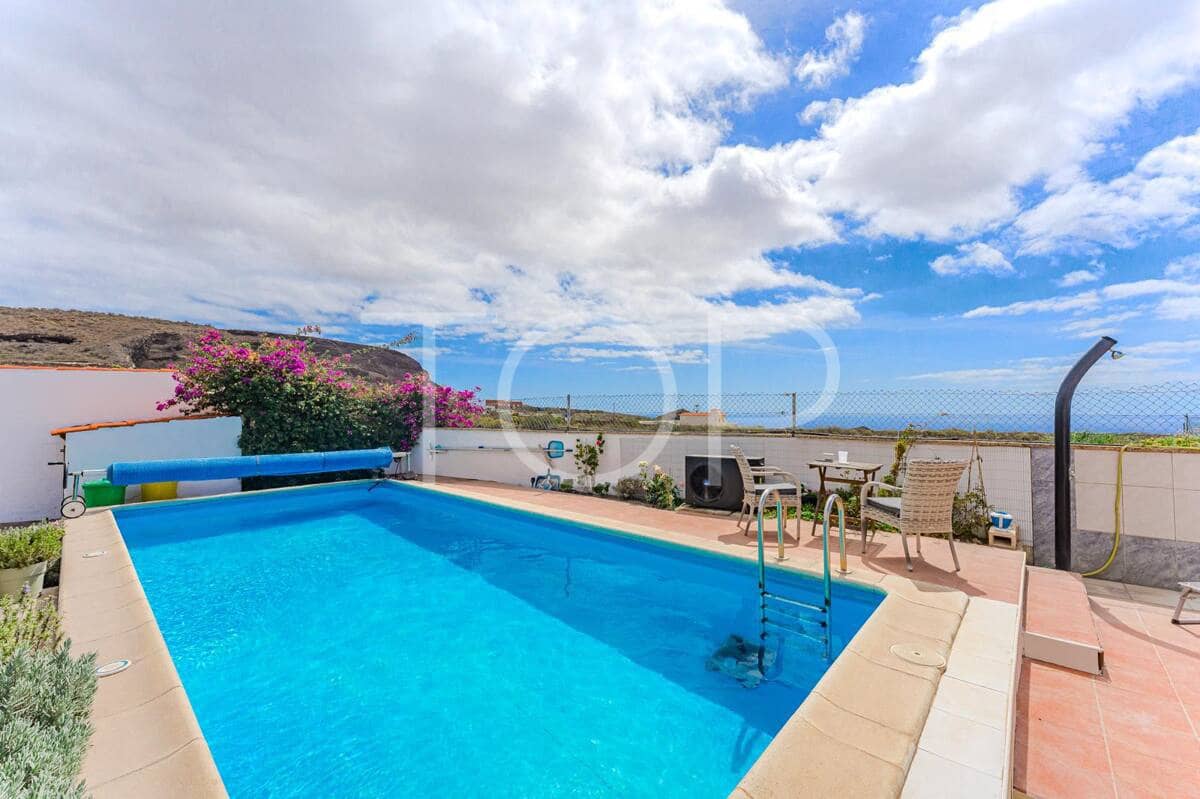 3 soveværelse Byhus til salg i Granadilla de Abona med swimmingpool garage - € 389.000 (Ref: 9279882)