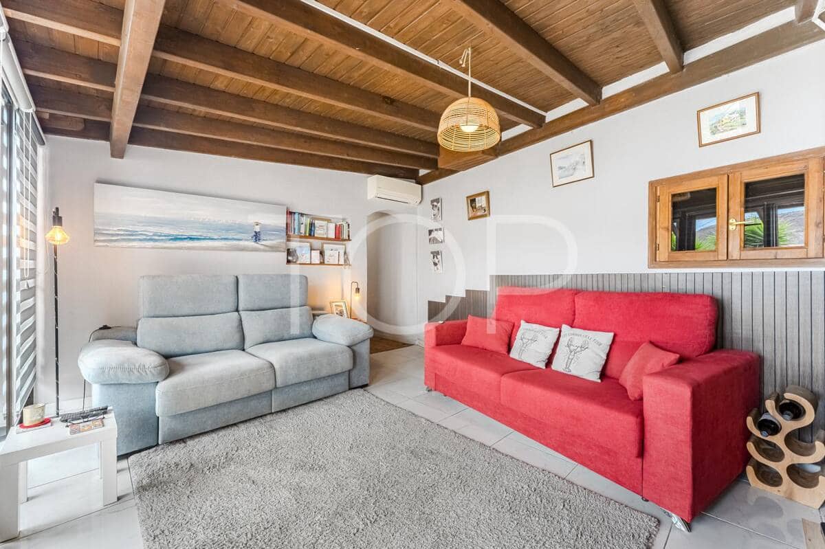 3 soveværelse Byhus til salg i Granadilla de Abona med swimmingpool garage - € 389.000 (Ref: 9279882)