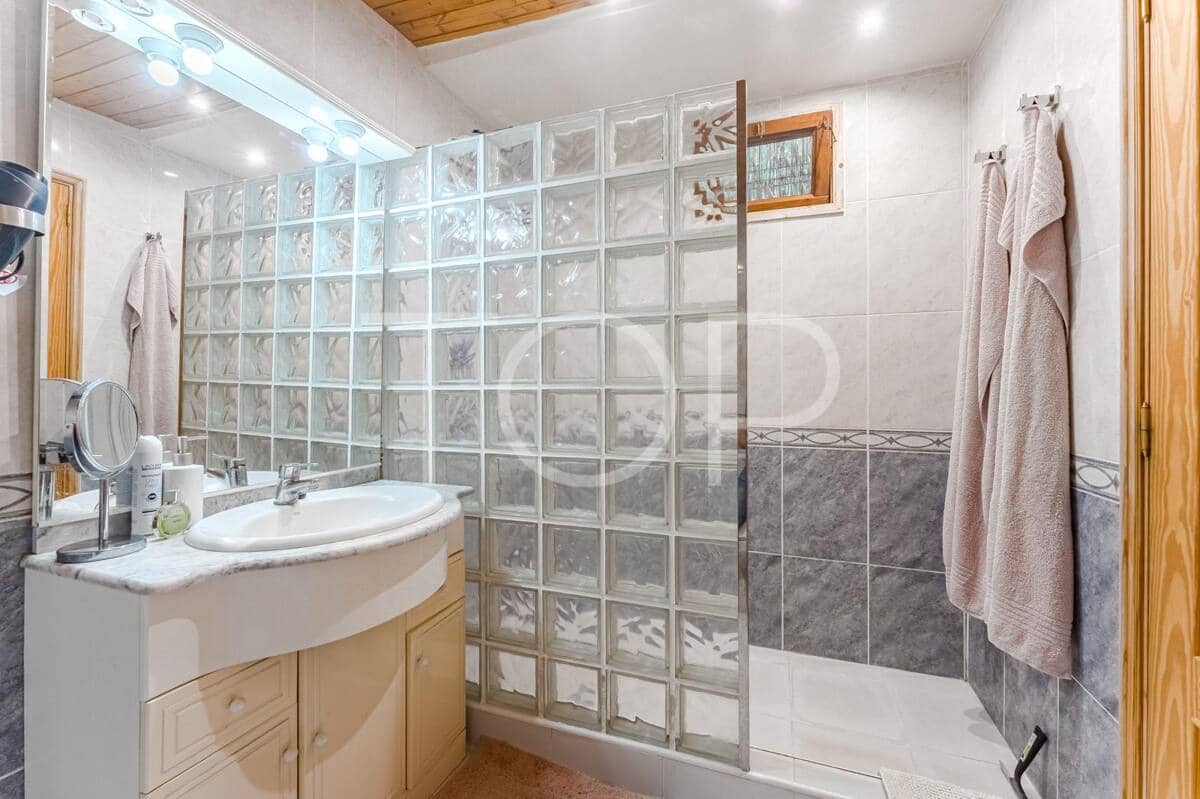 3 soveværelse Byhus til salg i Granadilla de Abona med swimmingpool garage - € 389.000 (Ref: 9279882)