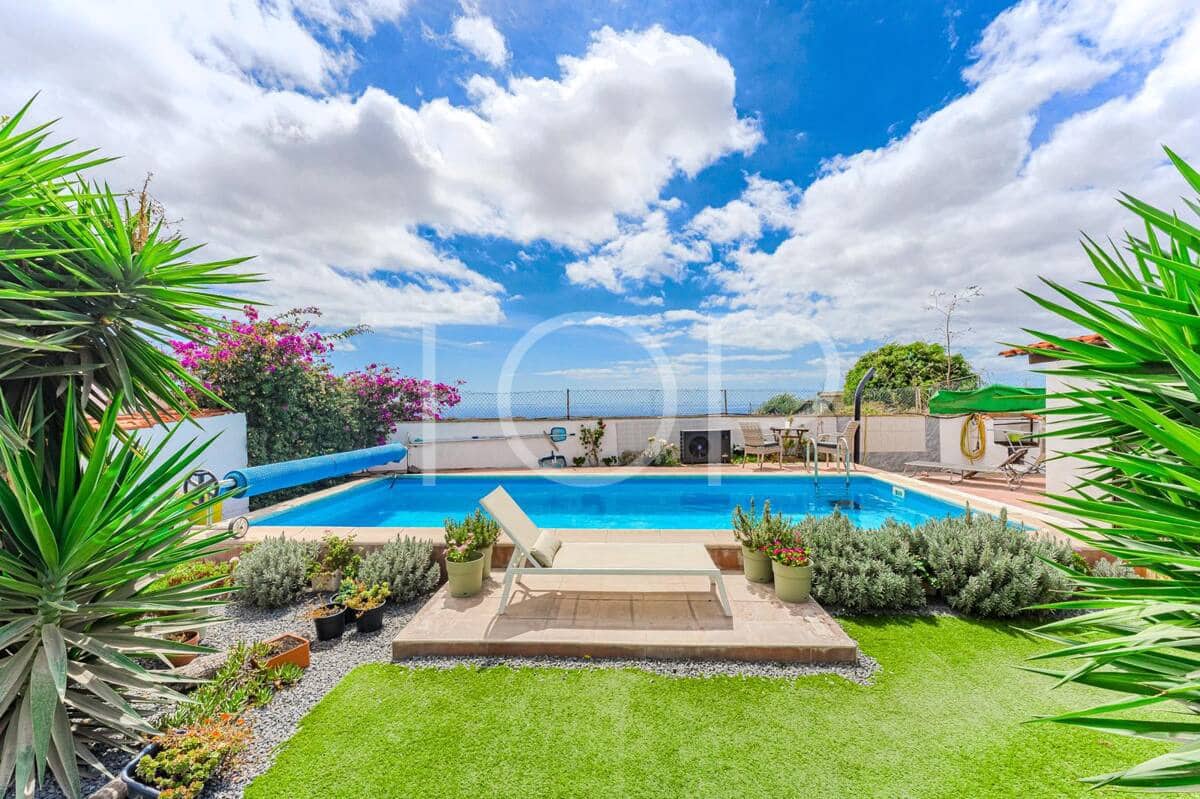 3 soveværelse Byhus til salg i Granadilla de Abona med swimmingpool garage - € 389.000 (Ref: 9279882)