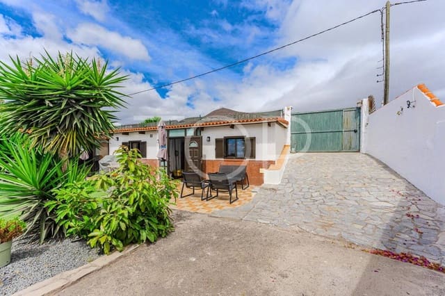3 soveværelse Byhus til salg i Granadilla de Abona med swimmingpool garage - € 389.000 (Ref: 9279882)