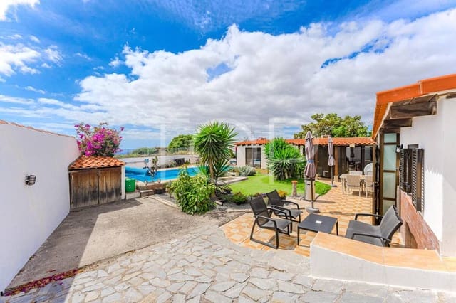 3 soveværelse Byhus til salg i Granadilla de Abona med swimmingpool garage - € 389.000 (Ref: 9279882)