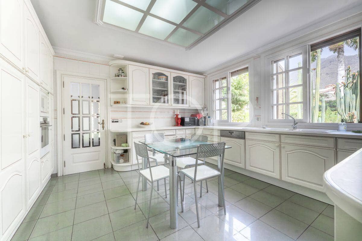 5 slaapkamer Finca/Landhuis te koop in Candelaria met zwembad garage - € 2.100.000 (Ref: 9279883)