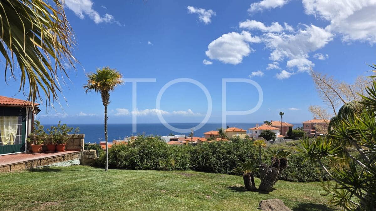 5 bedroom Townhouse for sale in Candelaria with pool garage - € 1,595,000 (Ref: 9279883)