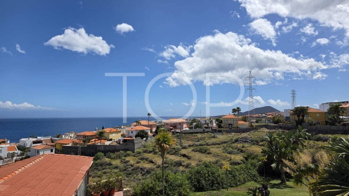 5 bedroom Townhouse for sale in Candelaria with pool garage - € 1,595,000 (Ref: 9279883)