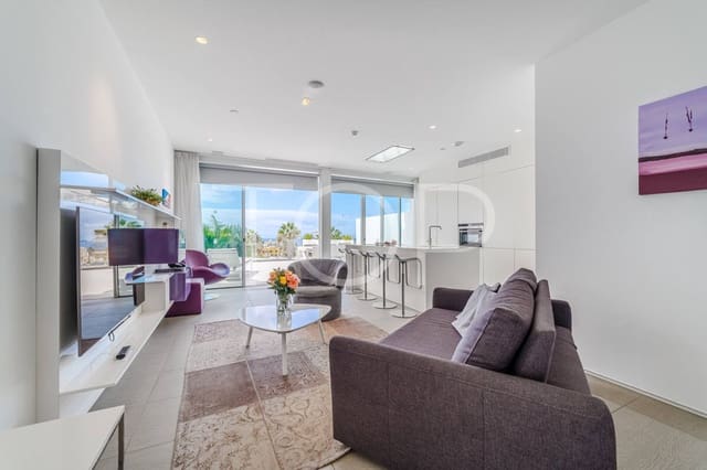 2 soveværelse Lejlighed til salg i Playa del Duque, Adeje med swimmingpool - € 695.000 (Ref: 9302825)