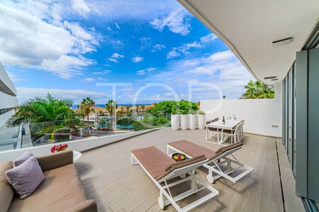 2 soveværelse Lejlighed til salg i Playa del Duque, Adeje med swimmingpool - € 695.000 (Ref: 9302825)