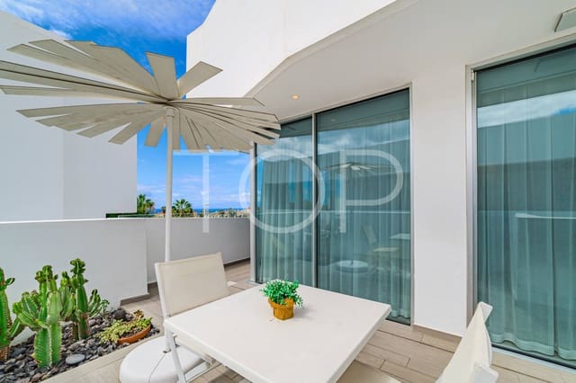 2 soveværelse Lejlighed til salg i Playa del Duque, Adeje med swimmingpool - € 695.000 (Ref: 9302825)