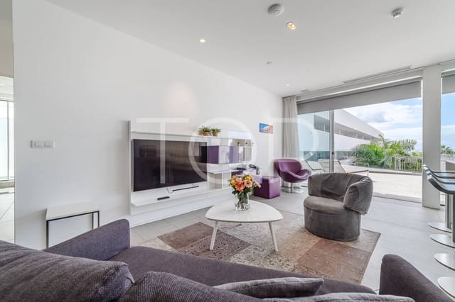 2 soveværelse Lejlighed til salg i Playa del Duque, Adeje med swimmingpool - € 695.000 (Ref: 9302825)