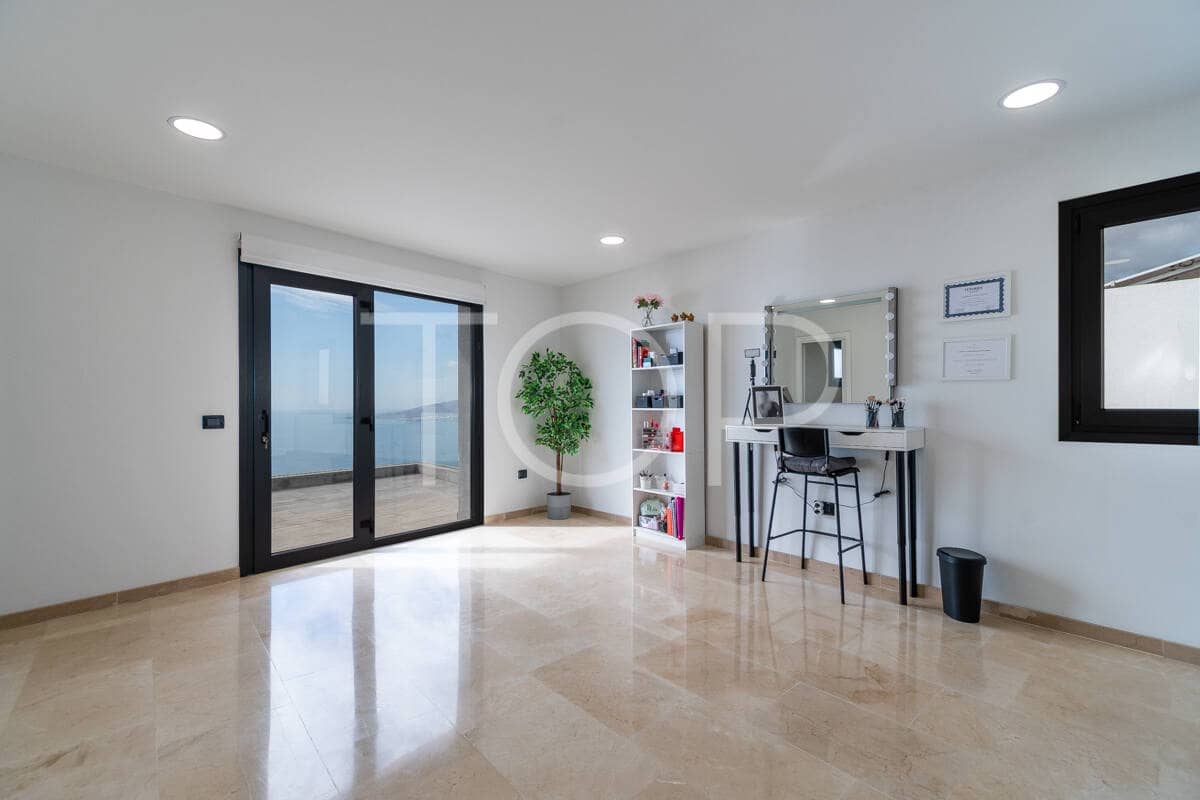 4 sovrum Villa till salu i El Rosario med pool garage - 1 000 000 € (Ref: 9337319)