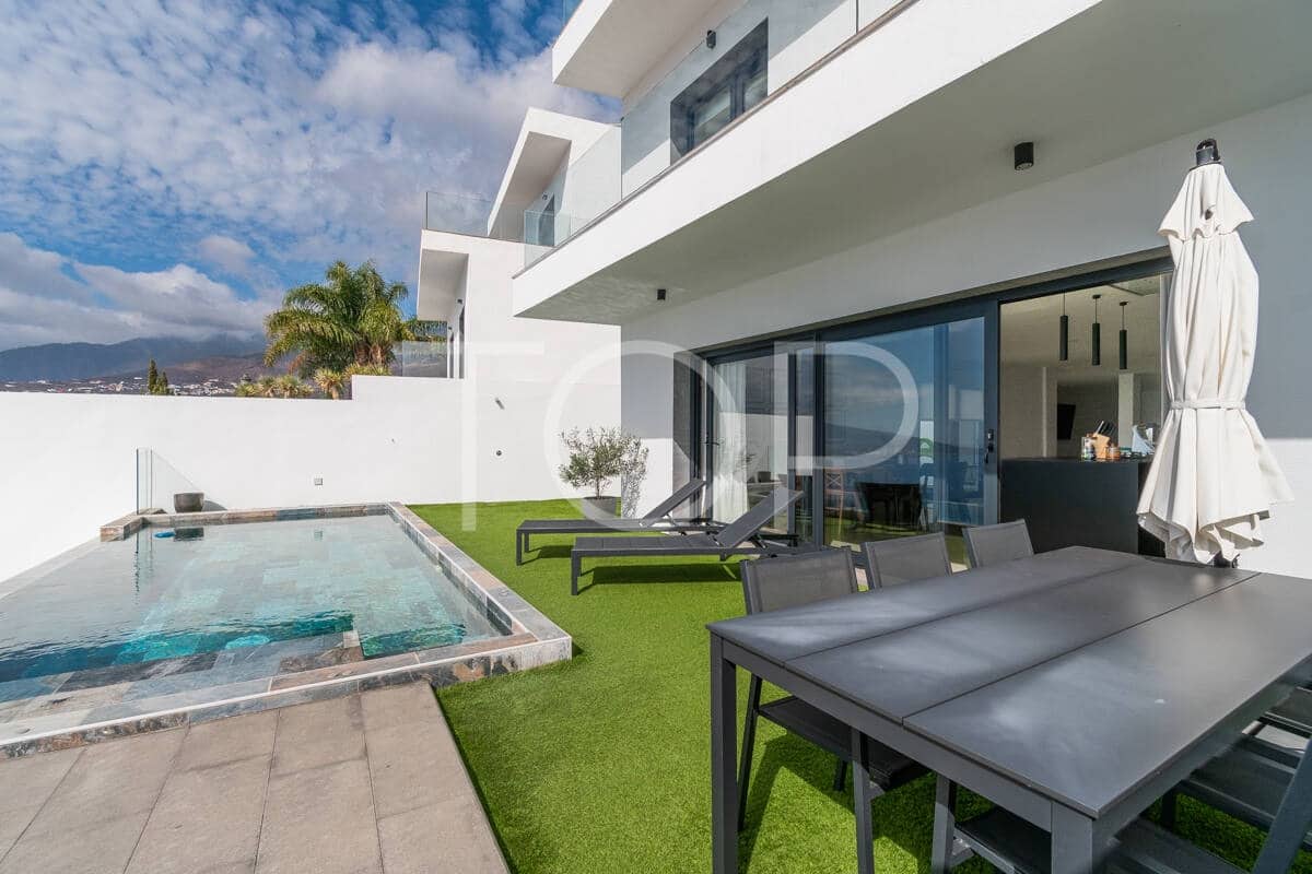 4 sovrum Villa till salu i El Rosario med pool garage - 1 000 000 € (Ref: 9337319)