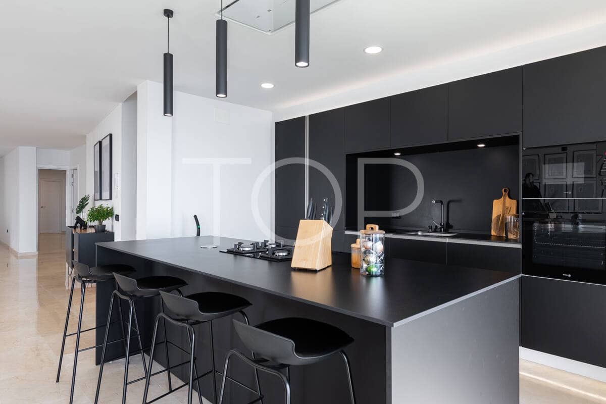 4 sovrum Villa till salu i El Rosario med pool garage - 1 000 000 € (Ref: 9337319)