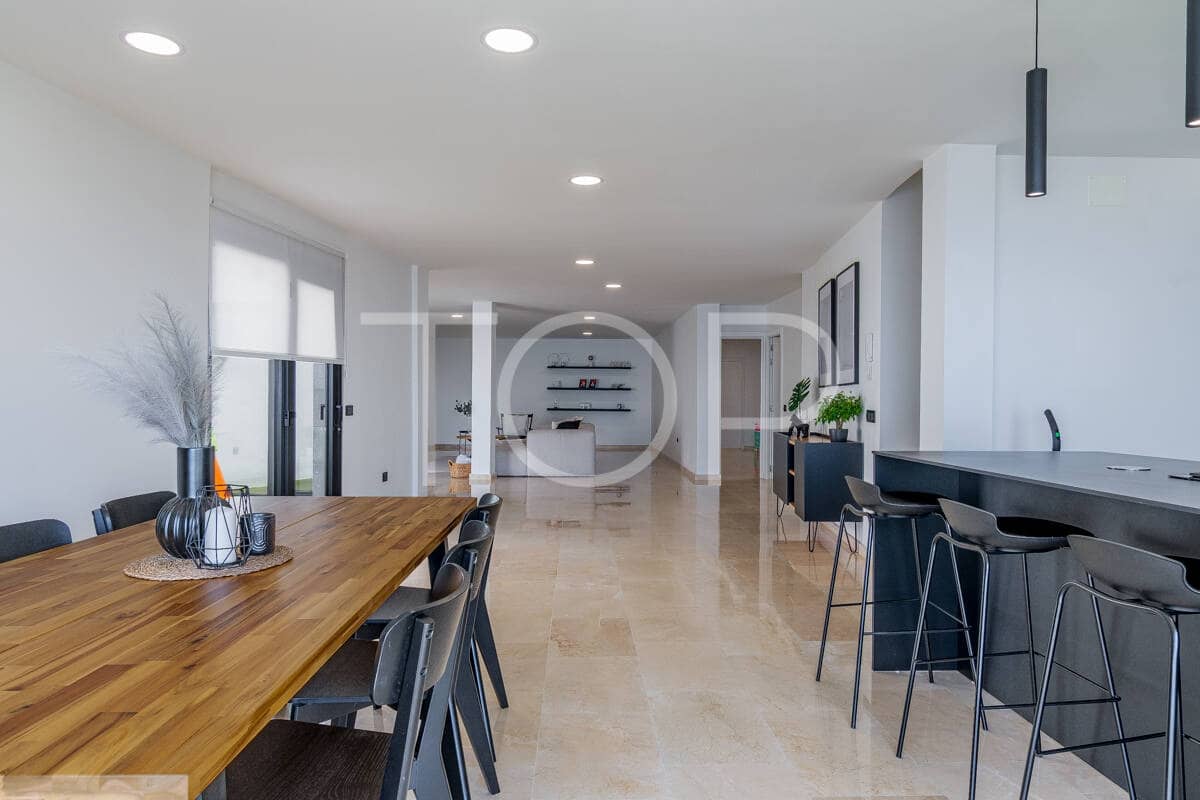 4 sovrum Villa till salu i El Rosario med pool garage - 1 000 000 € (Ref: 9337319)