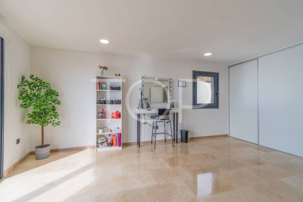 4 sovrum Villa till salu i El Rosario med pool garage - 1 000 000 € (Ref: 9337319)