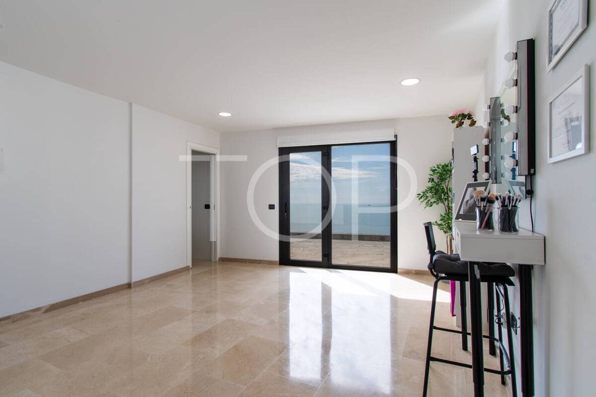 4 sovrum Villa till salu i El Rosario med pool garage - 1 000 000 € (Ref: 9337319)