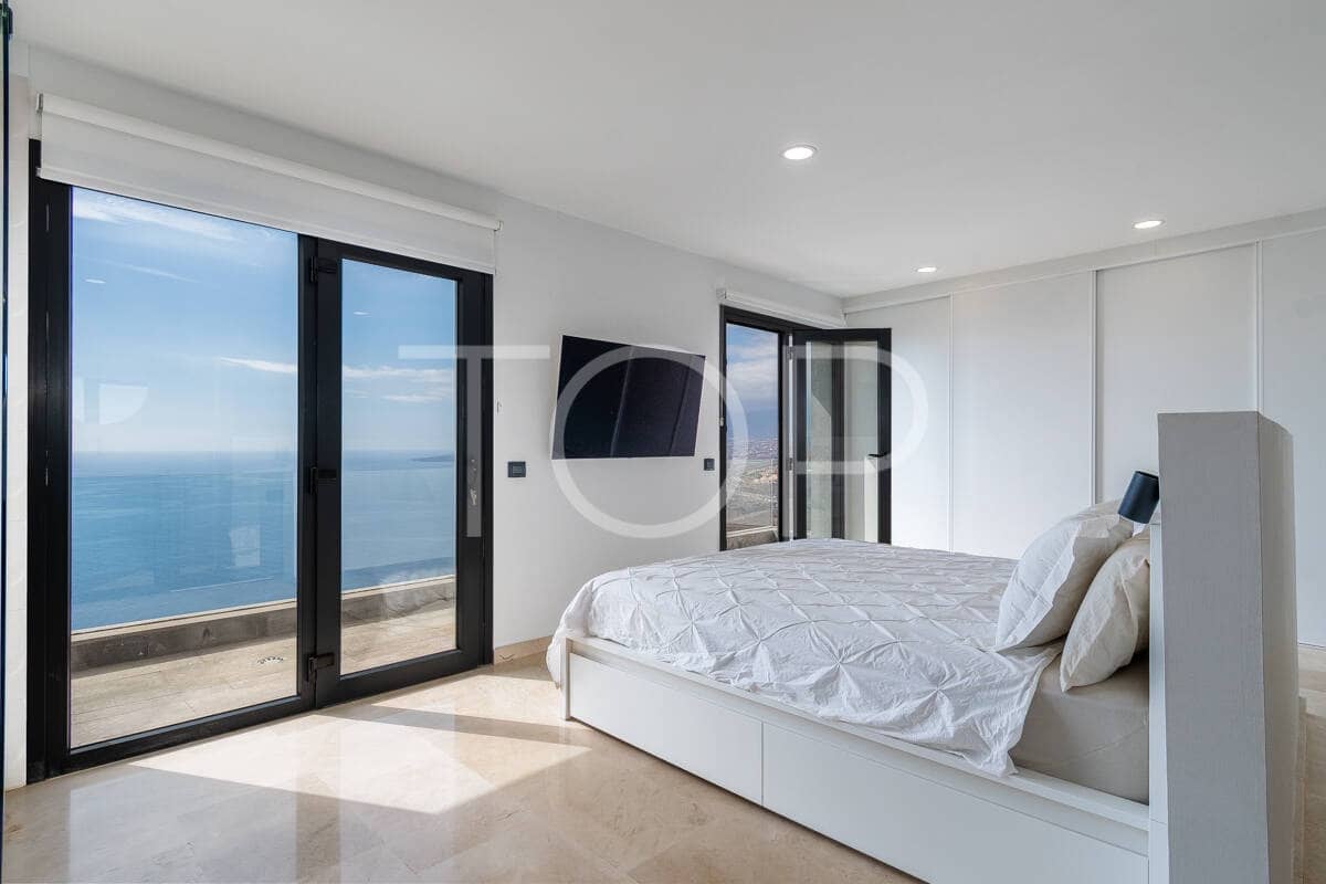 4 sovrum Villa till salu i El Rosario med pool garage - 1 000 000 € (Ref: 9337319)