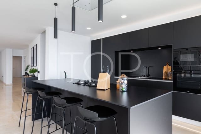 4 sovrum Villa till salu i El Rosario med pool garage - 1 000 000 € (Ref: 9337319)