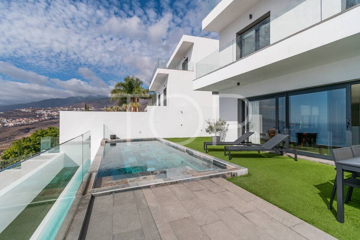 4 sovrum Villa till salu i El Rosario med pool garage - 1 000 000 € (Ref: 9337319)