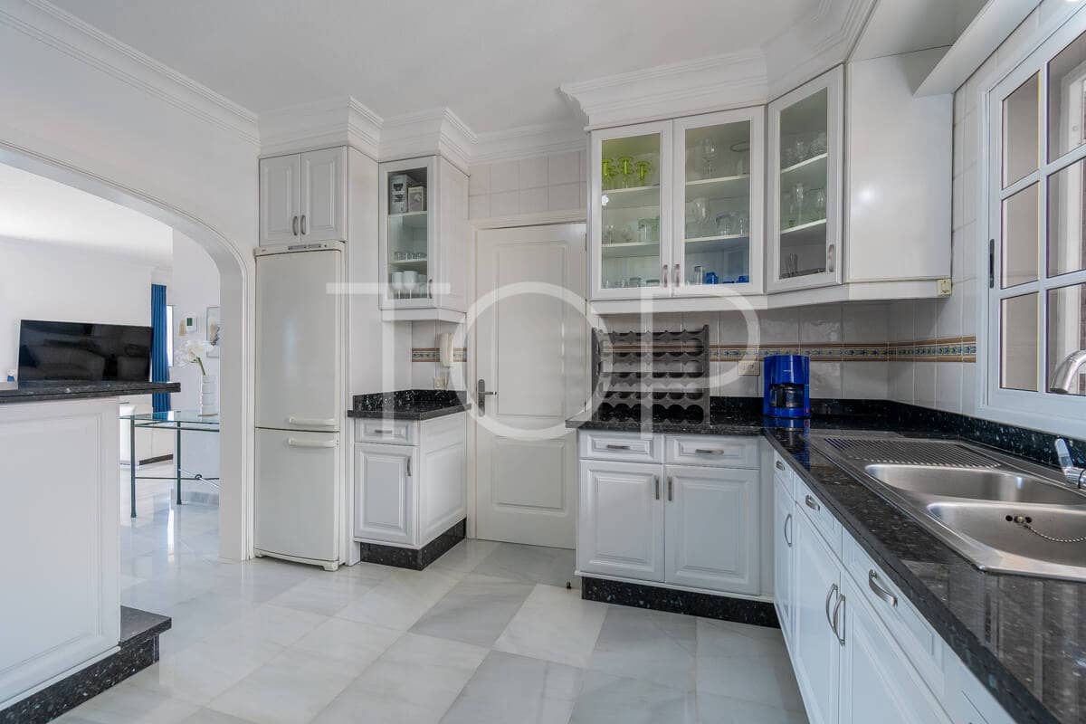 3 soverom Penthouse til salgs i Puerto Santiago med garasje - € 980 000 (Ref: 9344118)