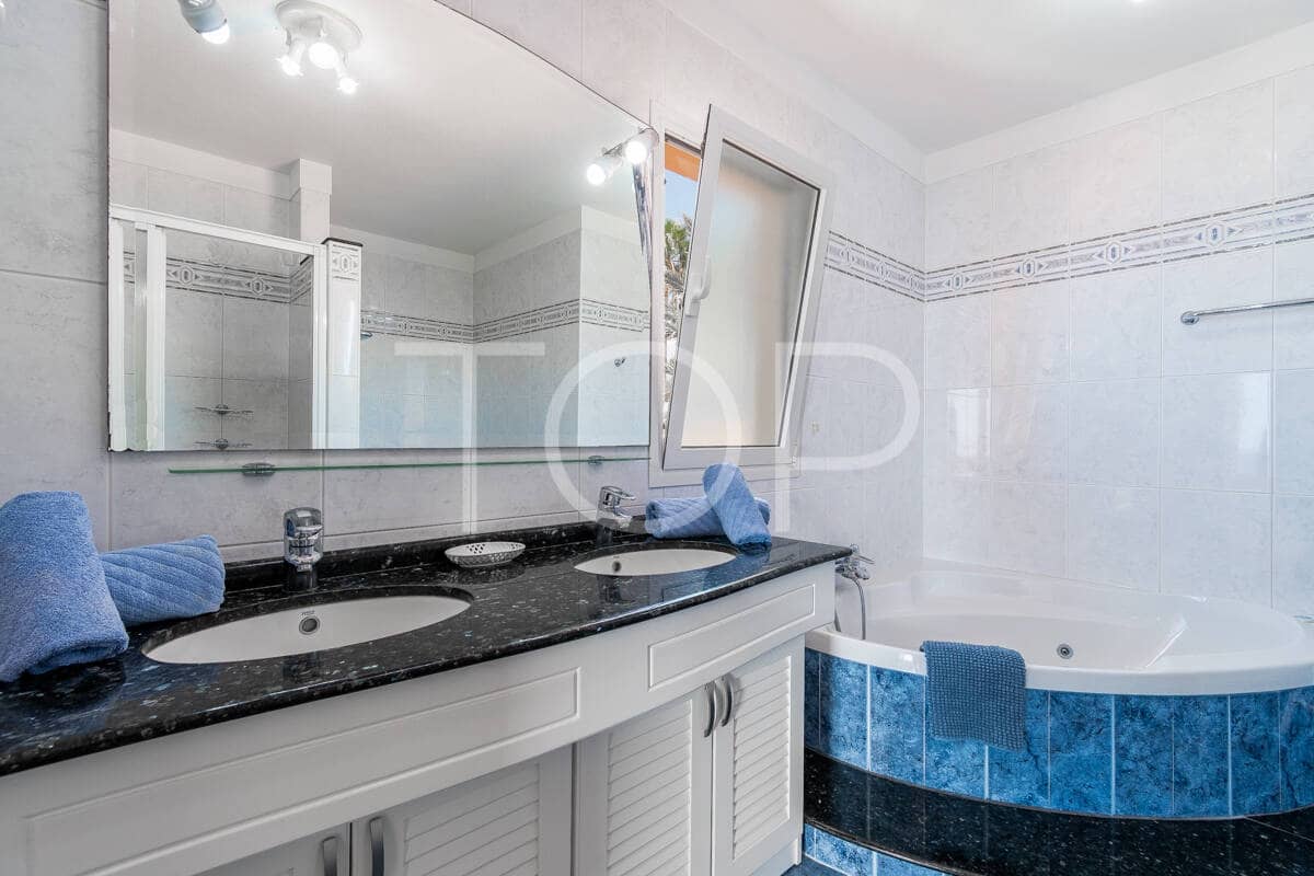 3 soverom Penthouse til salgs i Puerto Santiago med garasje - € 980 000 (Ref: 9344118)