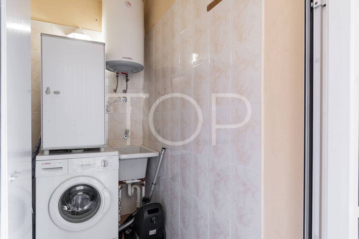 2 soverom Leilighet til salgs i Playa del Duque med svømmebasseng garasje - € 845 000 (Ref: 9348714)