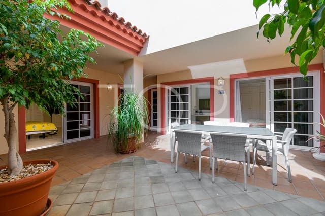 2 soveværelse Lejlighed til salg i Playa del Duque, Adeje med swimmingpool garage - € 845.000 (Ref: 9348714)