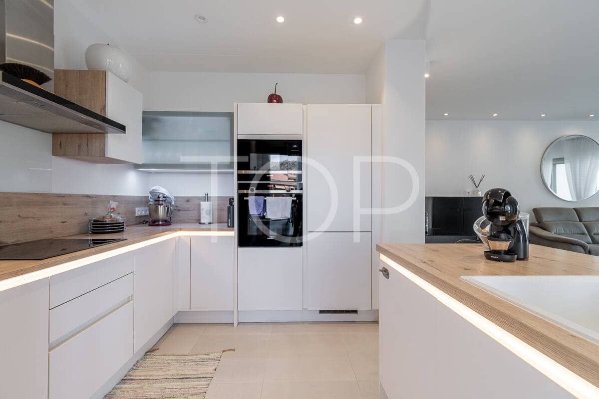 2 quarto Apartamento para venda em Palm-Mar com piscina garagem - 650 000 € (Ref: 9352947)