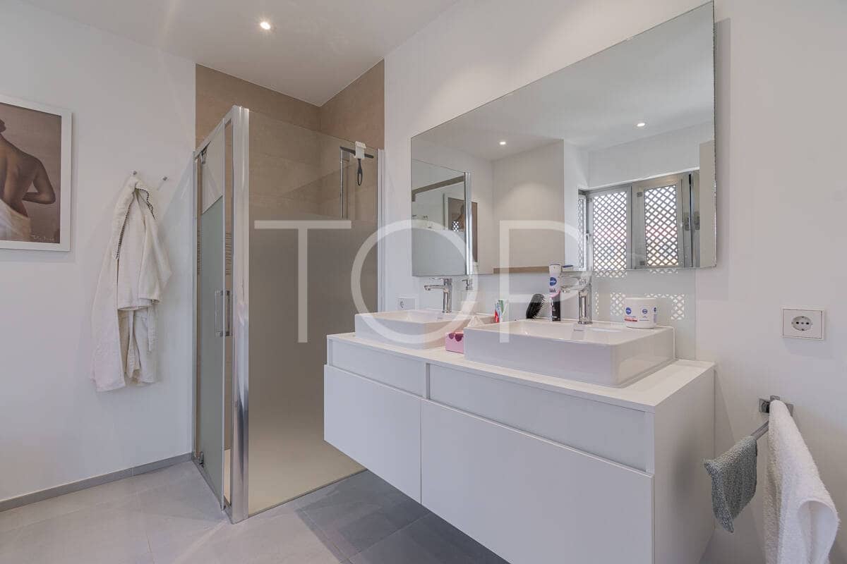 2 quarto Apartamento para venda em Palm-Mar com piscina garagem - 650 000 € (Ref: 9352947)