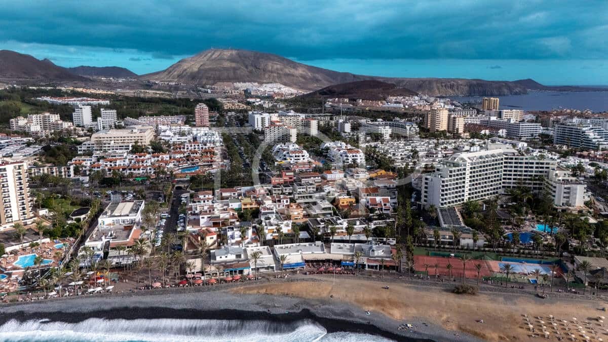 4 makuuhuone Huvila myytävänä paikassa Playa de las Americas mukana uima-altaan 
autotalli - 3 450 000 € (Ref: 9400192)