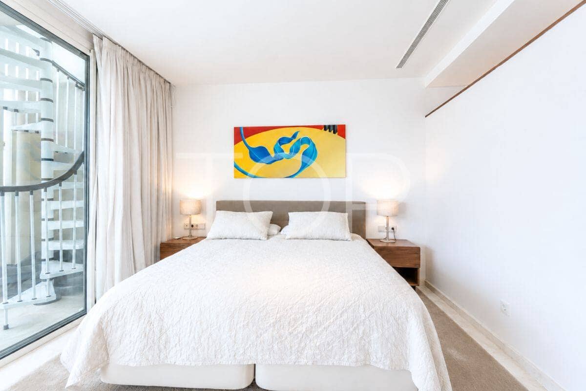 4 bedroom Villa for sale in Playa de las Americas with pool garage - € 3,450,000 (Ref: 9400192)