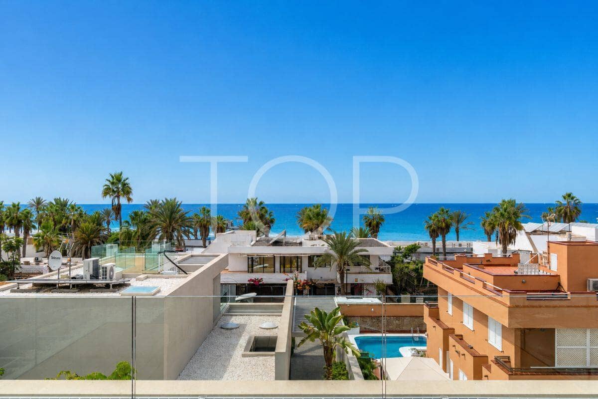 4 bedroom Villa for sale in Playa de las Americas with pool garage - € 3,450,000 (Ref: 9400192)