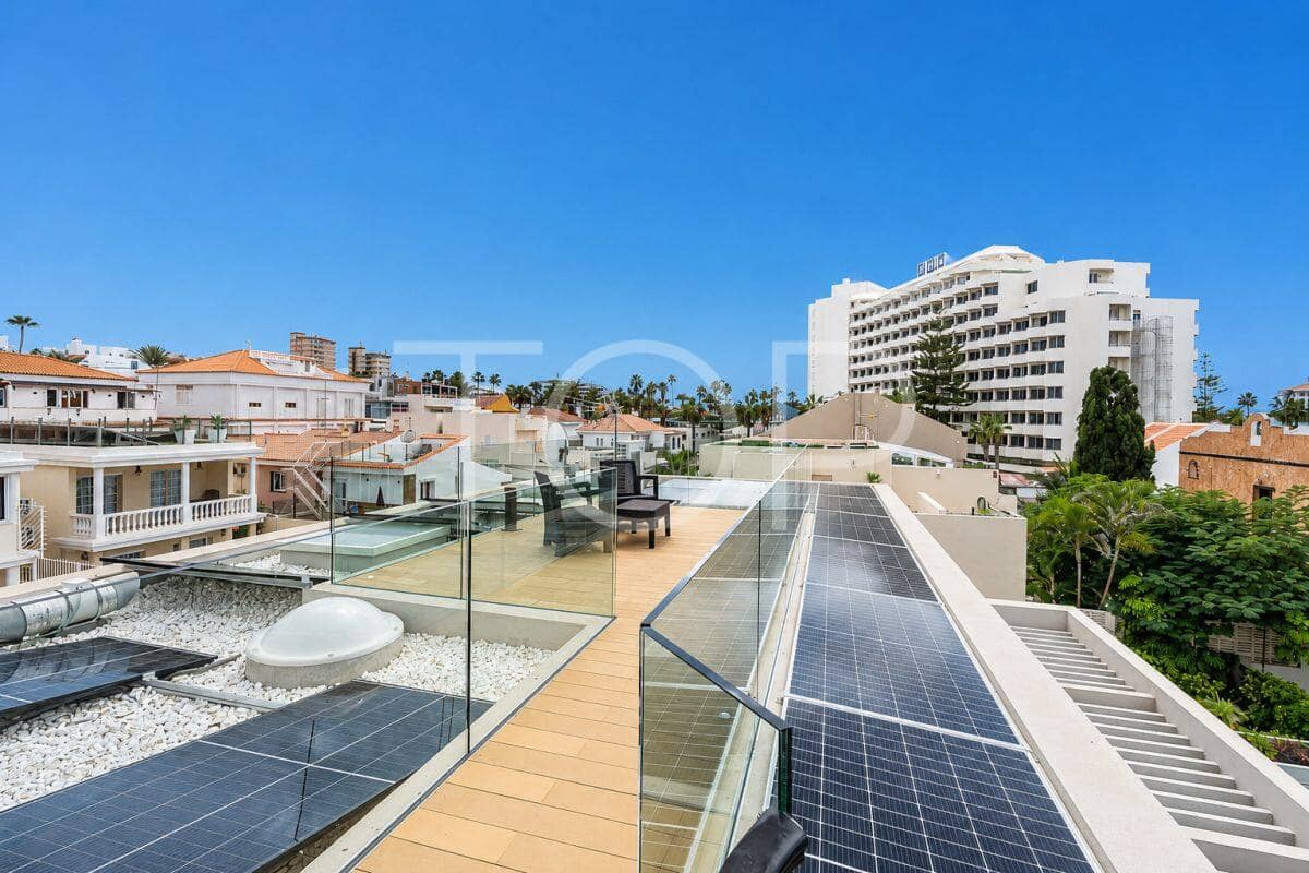 4 bedroom Villa for sale in Playa de las Americas with pool garage - € 3,450,000 (Ref: 9400192)