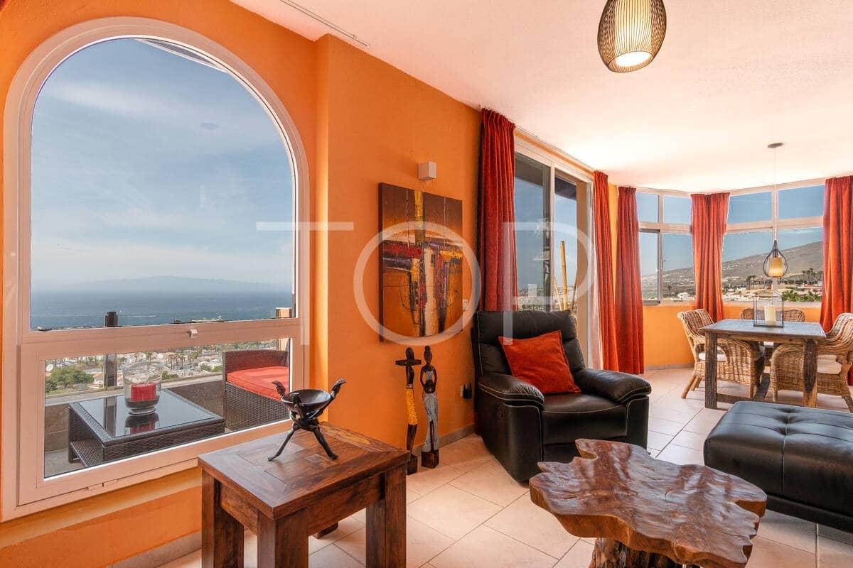 4 slaapkamer Rijtjeshuis te koop in Costa Adeje met zwembad garage - € 540.000 (Ref: 9400194)
