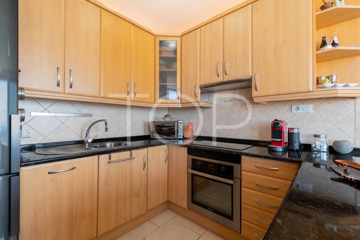 4 slaapkamer Rijtjeshuis te koop in Costa Adeje met zwembad garage - € 540.000 (Ref: 9400194)