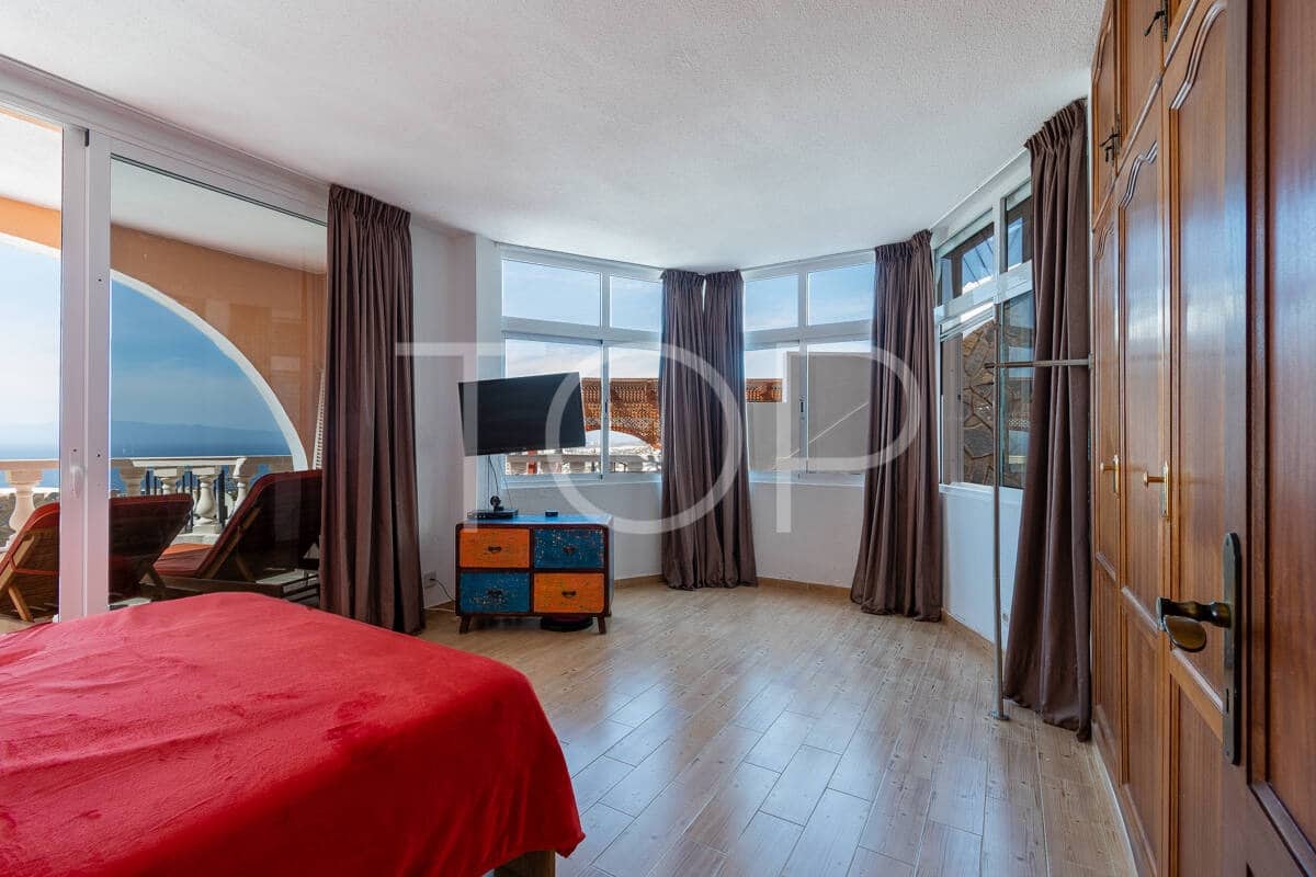 4 slaapkamer Rijtjeshuis te koop in Costa Adeje met zwembad garage - € 540.000 (Ref: 9400194)