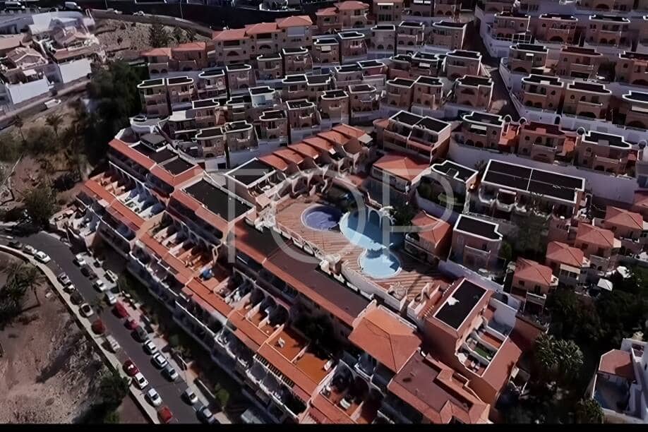 4 slaapkamer Rijtjeshuis te koop in Costa Adeje met zwembad garage - € 540.000 (Ref: 9400194)