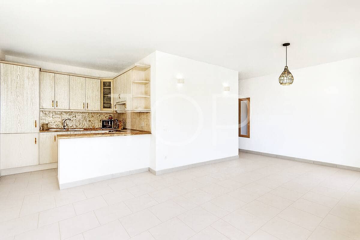 4 slaapkamer Rijtjeshuis te koop in San Eugenio met zwembad garage - € 540.000 (Ref: 9400194)