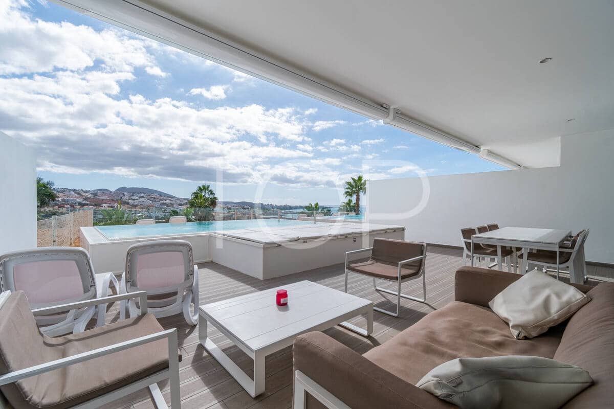 2 soveværelse Lejlighed til salg i Playa del Duque med swimmingpool garage - € 1.095.000 (Ref: 9400196)