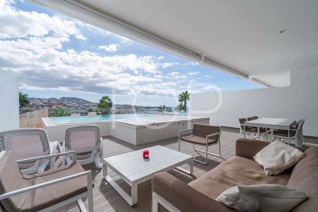 2 soveværelse Lejlighed til salg i Playa del Duque, Adeje med swimmingpool garage - € 1.095.000 (Ref: 9400196)