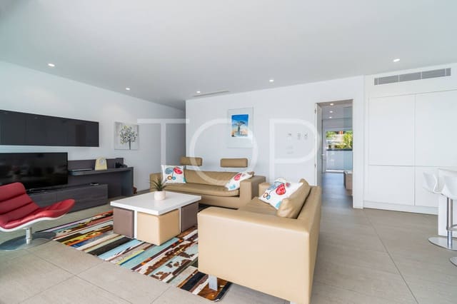 2 soveværelse Lejlighed til salg i Playa del Duque, Adeje med swimmingpool garage - € 1.095.000 (Ref: 9400196)