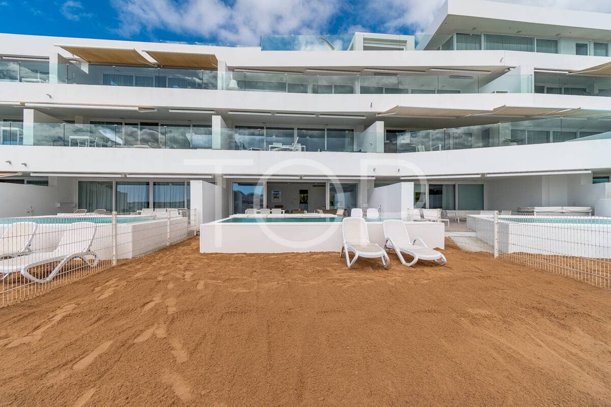 2 soveværelse Lejlighed til salg i Playa del Duque med swimmingpool garage - € 1.095.000 (Ref: 9400196)