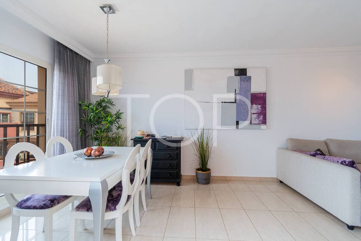 2 bedroom Penthouse for sale in Playa del Duque with pool garage - € 995,000 (Ref: 9400197)