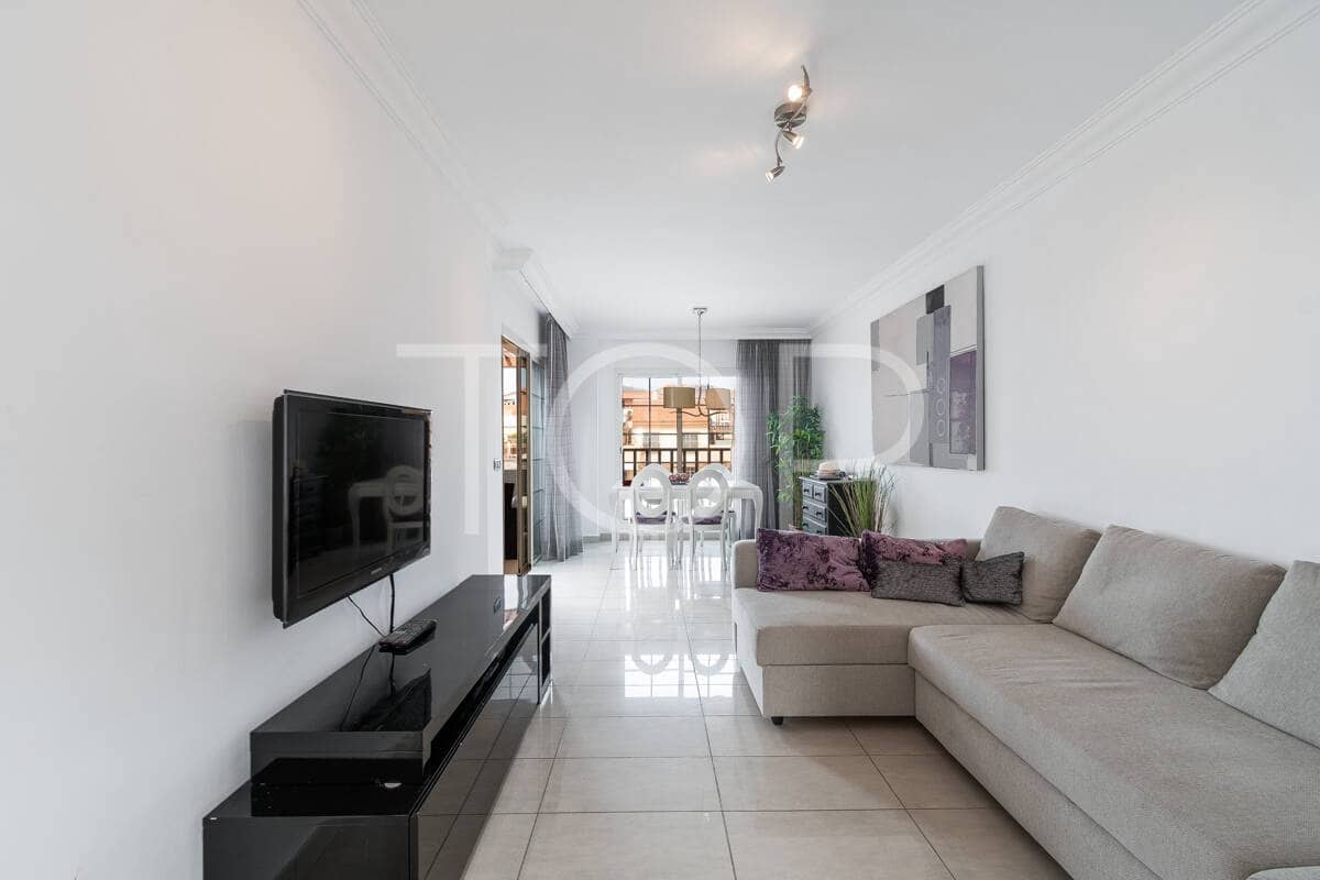 2 bedroom Penthouse for sale in Playa del Duque with pool garage - € 995,000 (Ref: 9400197)