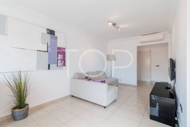 2 soverom Penthouse til salgs i Playa del Duque, Adeje med svømmebasseng garasje - € 995 000 (Ref: 9400197)