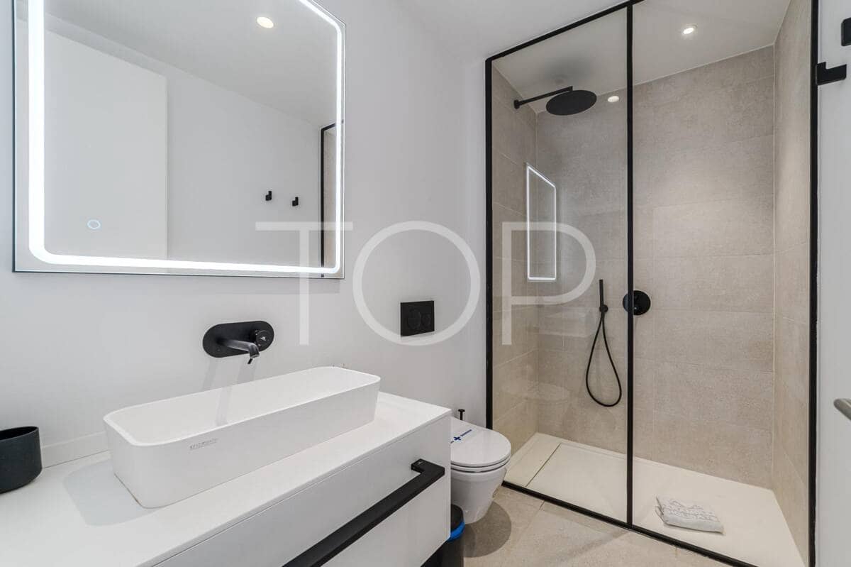 3 slaapkamer Villa te koop in Costa Adeje met zwembad garage - € 1.595.000 (Ref: 9400198)