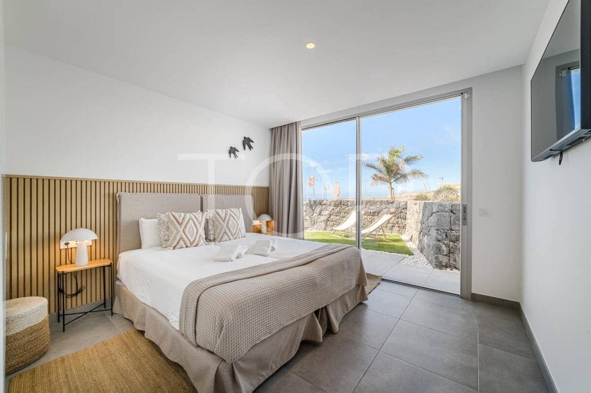 3 slaapkamer Villa te koop in Costa Adeje met zwembad garage - € 1.595.000 (Ref: 9400198)